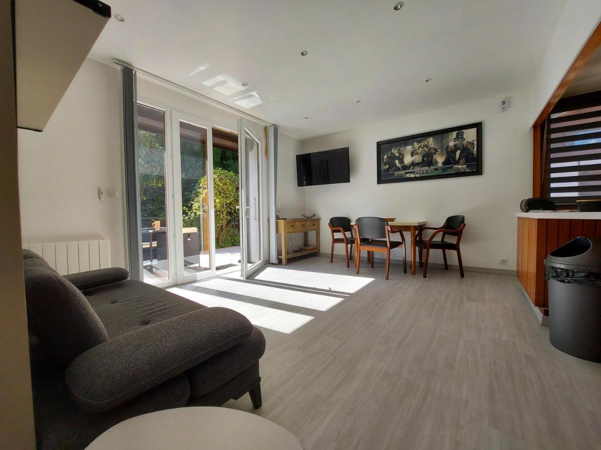 Centre St Jorioz : Charmant Et Spacieux Studio Avec Terrasse Et Jardin Privatif سان جوريوز المظهر الخارجي الصورة